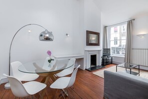 Apartment - The Fitzroy Quarter - Fitzrovia - by Frankie Says (London)