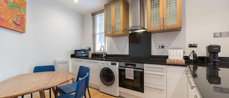 アパートメント | 2 室のベッドルーム、インターネットアクセス