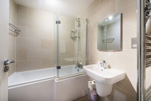 House | 1 bedroom - Views For Days - Fitzrovia - by Frankie Says (London)