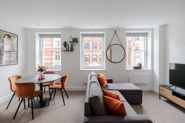 Apartment | 1 bedroom - The Sexy Beast - Fitzrovia - by Frankie Says (London)