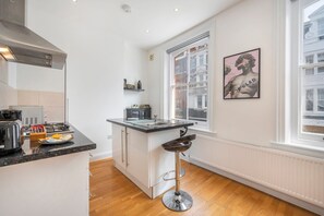 Apartment | Private kitchen - Dionysus Den - Fitzrovia - by Frankie Says (London)