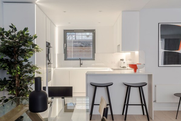 Apartment, Accessible | 2 bedrooms, Internet - Blue Jeans White Shirt - Fitzrovia - by Frankie Says (London)