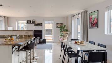 Appartement | 4 slaapkamers, een bureau, internet