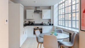 House - Sweet Dreams - Farringdon - by Frankie Says (London)
