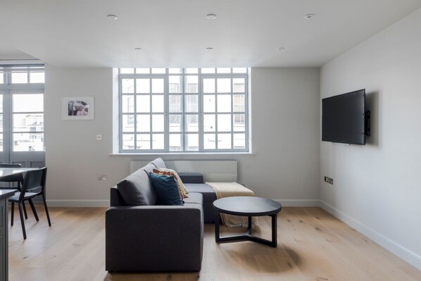 Apartment | Living area - London s Calling - Farringdon - by Frankie Says (London)