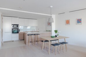 2 bedrooms, Internet - Zen Sanctuary - Soho - by Frankie Says (London)