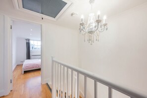 Apartment | 2 bedrooms, Internet - Above Beyond - Fitzrovia - by Frankie Says (London)