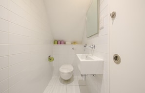 Apartment | Bathroom