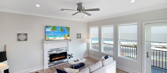 Seaside Villa - Gulf Breeze with an Ocean View!