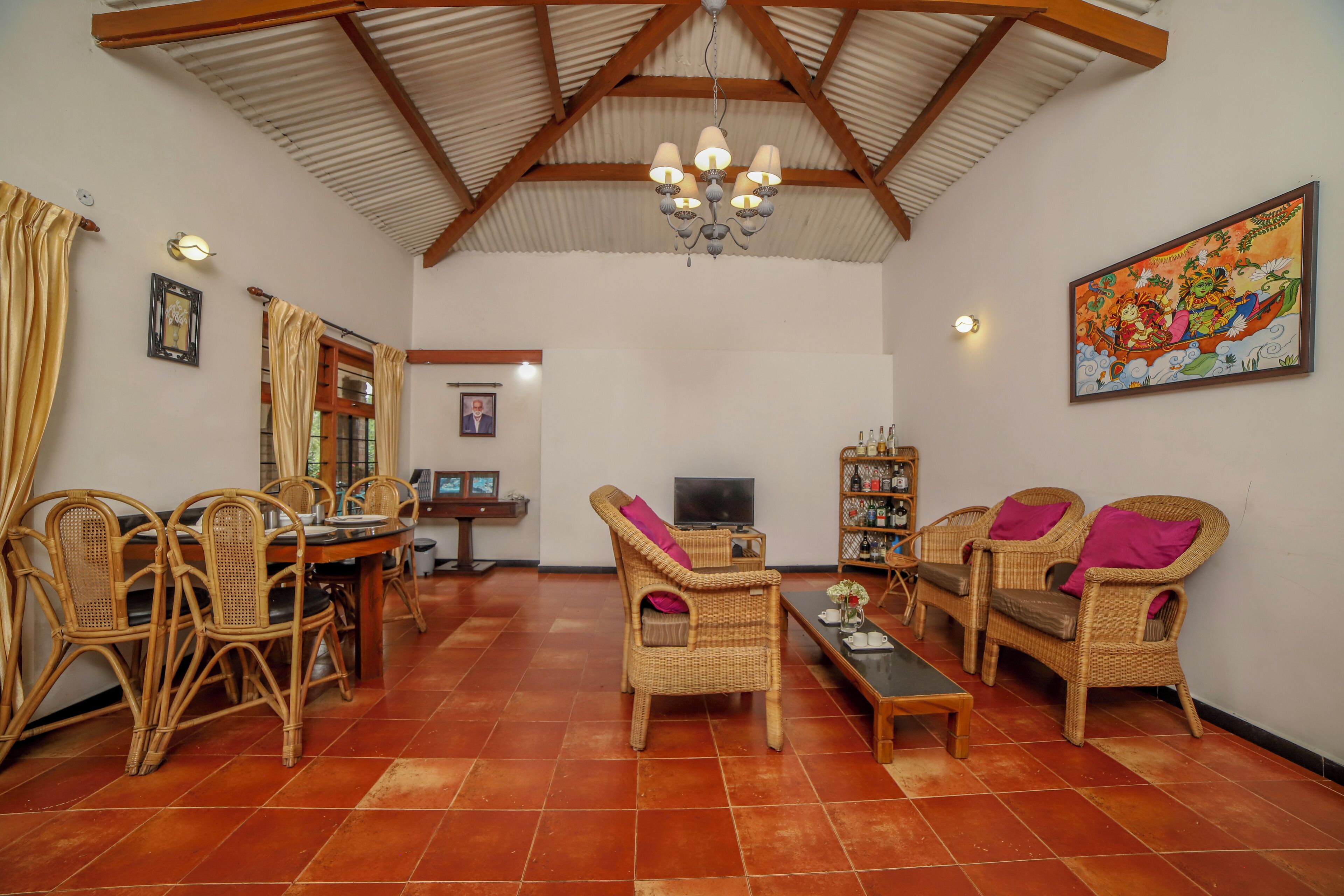 Suite | Área de sala de estar | Televisión LED de 40 cm con canales digitales 