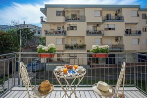 Outdoor dining - AntonelloApartments - Suite Nonno Piero (Sorrento)