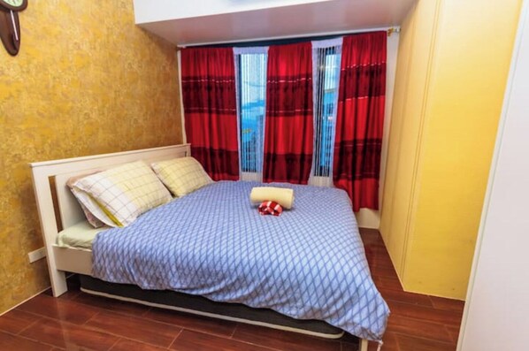 1 bedroom, iron/ironing board, WiFi, bed sheets