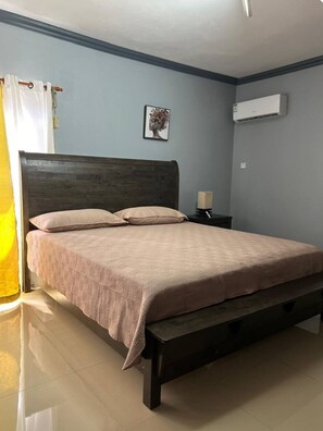 1 chambre, fer et planche à repasser, lit parapluie, Wi-Fi gratuit