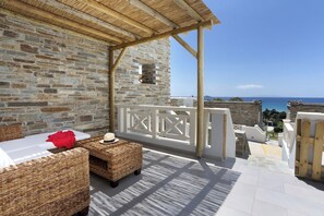 Dúplex superior, vista al mar | Terraza o patio
