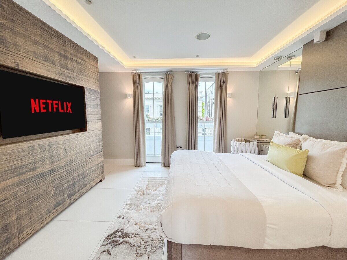 3 bedrooms, iron/ironing board, travel crib, WiFi