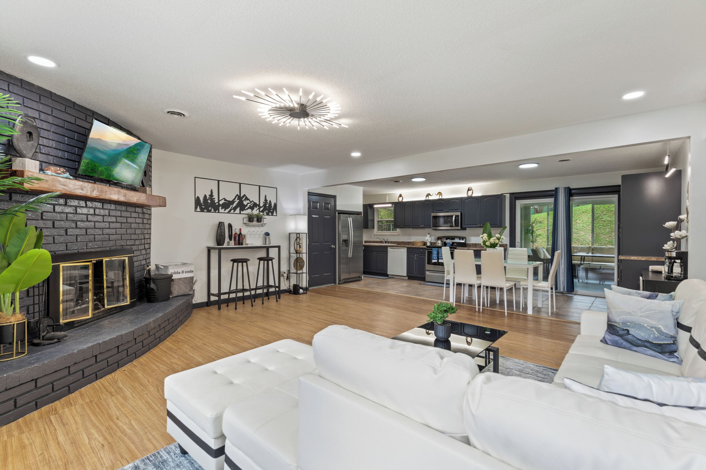 Casa familiar, 3 habitaciones, para no fumadores, vista a la montaña | Sala de estar | Smart TV, chimenea, futbolito y tenis de mesa 