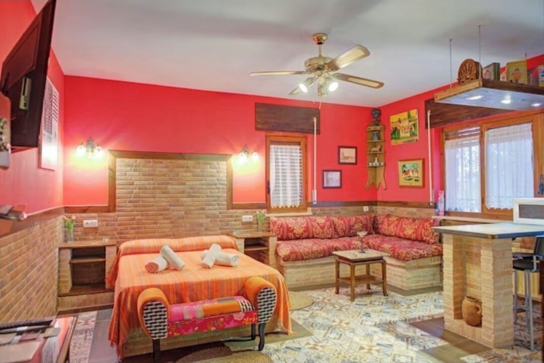 1 slaapkamer, een strijkplank/strijkijzer, gratis wifi, beddengoed