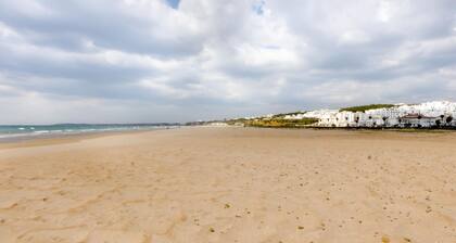 Calma Holiday Home 22606