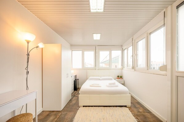 Internet, bed sheets