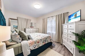 3 habitaciones, tabla de planchar con plancha, wifi y ropa de cama 
