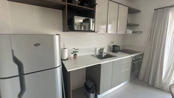 Apartment, Balcony | Private kitchen | Electric kettle, toaster