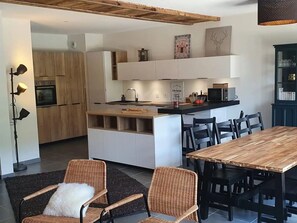 Dining - 3* apartment with terrace in the village (Saint-Jean-de-Sixt)