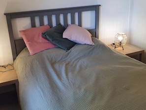 6 bedrooms, iron/ironing board, WiFi