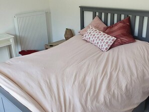 3 bedrooms, iron/ironing board, WiFi - 3* apartment with terrace in the village (Saint-Jean-de-Sixt)