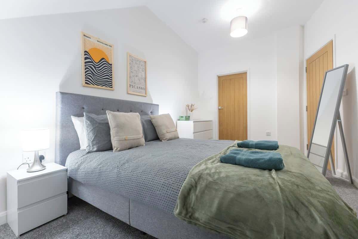 1 bedroom, iron/ironing board, free WiFi, bed sheets