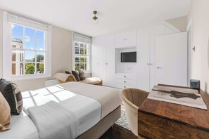 2 bedrooms, iron/ironing board, travel cot, WiFi