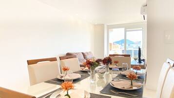 Apartment | Dining