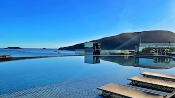 Apartment | Pool | 5 indoor pools