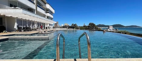 Apartment | Pool