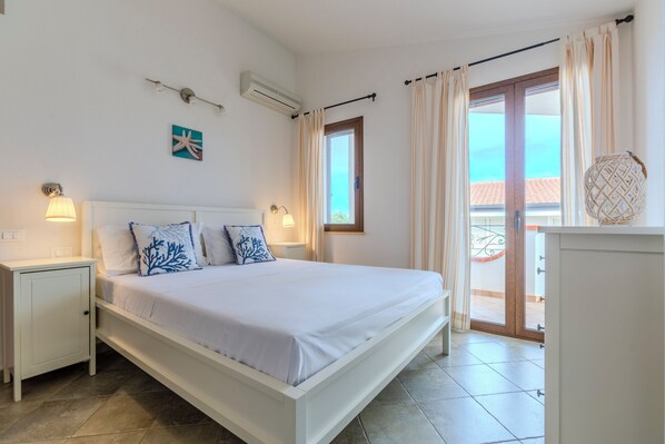 2 bedrooms, iron/ironing board