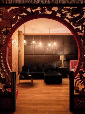 Luxury Double Room, Patio, Courtyard View | Iron/ironing board, free WiFi - Verne Dreams (Gent)