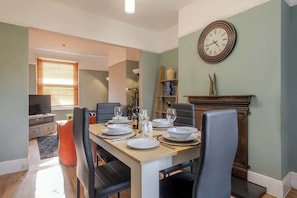 Dining - Comfy, stylish 3 bed townhouse (Northampton)