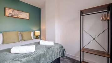 Iron/ironing board, free WiFi, bed sheets