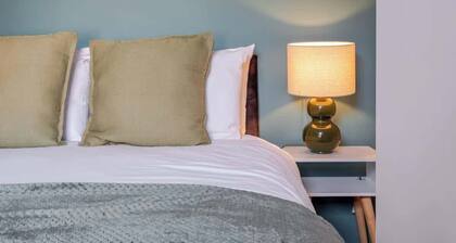Comfy, stylish 3 bed townhouse