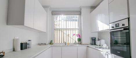 Fridge, microwave, oven, dishwasher