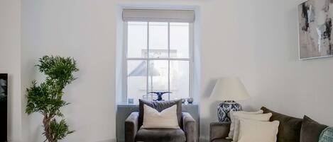 Téléviseur, bureau