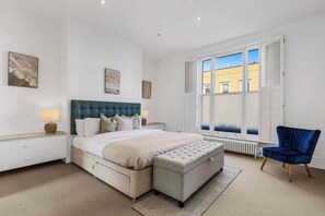 3 chambres, fer et planche à repasser, Wi-Fi, draps fournis