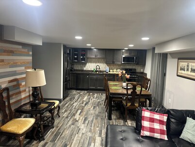 3-bedroom home in awesome quiet neighborhood of Bethesda with WiFi, AC