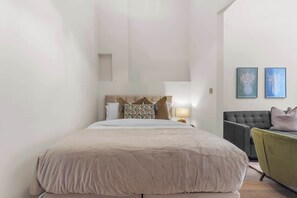 2 slaapkamers, een strijkplank/strijkijzer, reisbedje, wifi