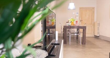 Tuscany Dream - Two Bedroom House, Sleeps 3