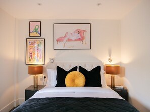 1 chambre, fer et planche à repasser, lit parapluie, Wi-Fi