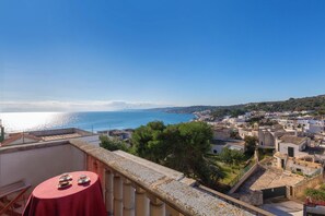 Outdoor dining - Casa Pireddu by BarbarHouse (Castro)