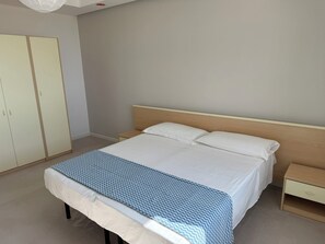 2 makuuhuonetta, Wi-Fi, vuodevaatteet