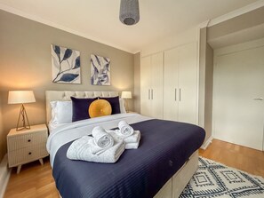 6 Schlafzimmer, Bügeleisen/Bügelbrett, Reisekinderbett, WLAN