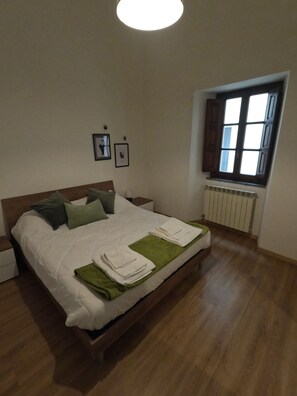 2 chambres, fer et planche à repasser, Wi-Fi gratuit, draps fournis