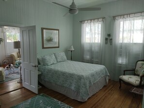 2 Schlafzimmer, Zimmersafe, Bügeleisen/Bügelbrett, WLAN